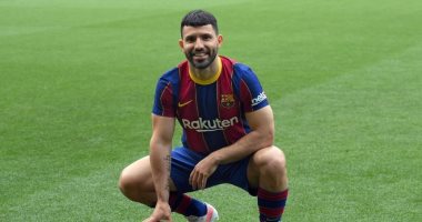 برشلونة ينفى أنباء اعتزال أجويرو لإصابته فى القلب