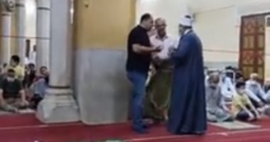 مساجد القليوبية تستقبل المصلين بالكمامة والمصلية لأداء صلاة عيد الأضحي.. لايف