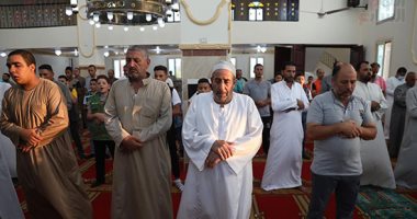 الآلاف من أهالى المحافظات يؤدون صلاة العيد بالمساجد وسط أجواء احتفالية.. ألبوم