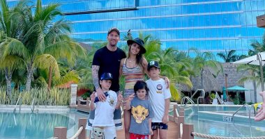ليونيل ميسي يواصل الاحتفال ببطولة كوبا أمريكا مع زوجته وأطفاله.. صور