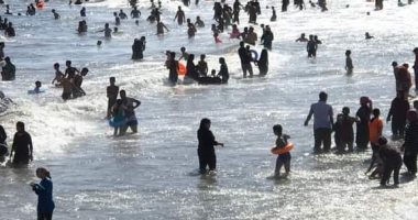 شاهد استمتاع المصيفين بشواطئ رأس البر فى ثالث أيام عيد الأضحى المبارك