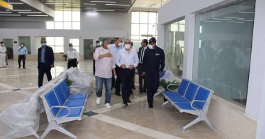 وزير الطيران يتفقد مطار العلمين للاطمئنان على استعدادات استقبال الرحلات الجوية