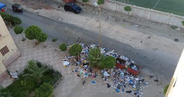 أهالى مدينة طوسون بالإسكندرية يشكون من انتشار القمامة.. وشركة النظافة تستجيب