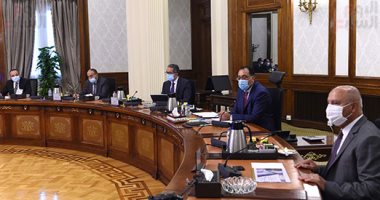 رئيس الوزراء يترأس اجتماع المجلس بمقر الحكومة بمدينة العلمين الجديدة   