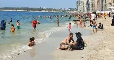 تجربة عملية لأبطال الإنقاذ فى شواطئ مصر.. كيف تقضى مصيفك بأمان.. لايف