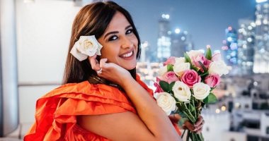 ياسمين عبد العزيز تعود من سويسرا للقاهرة بعد تعافيها من أزمتها الصحية