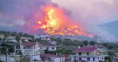 حريق في جبل آثوس المقدس باليونان وخدمة الإطفاء تحاول إخماده