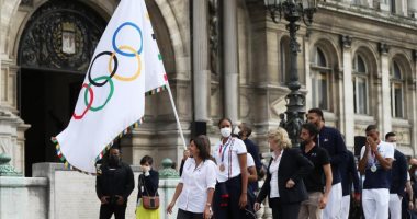 العلم الأوليمبي يرفرف في باريس من جديد بعد 100 عام