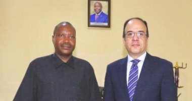 وزير الزراعة والبيئة والرى البوروندى يستقبل السفير المصرى فى بوجومبورا