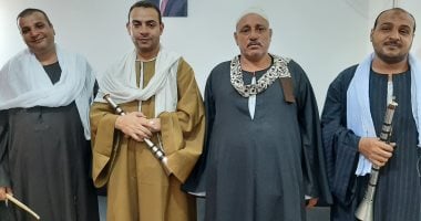 الفن الشعبى الجميل.. فرقة "أنور أبو مشعل" تجوب المحافظات لإحياء التراث.. فيديو وصور