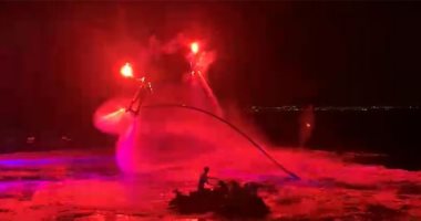 الـ"فلاى بورد" يشعل شواطئ الغردقة احتفالا بعودة السياحة الروسية.. فيديو