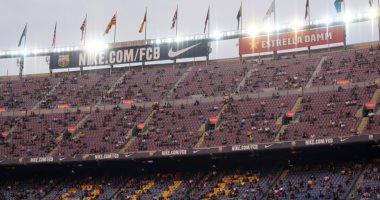 جماهير برشلونة تهتف لـ ميسي فى الدقيقة 10 بمباراة ريال سوسيداد.. فيديو