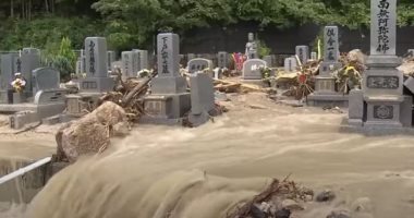 انهيارات طينية تجتاح شوارع اليابان في اليوم الثاني من الفيضانات