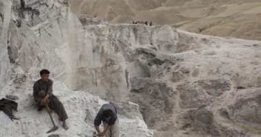صحيفة إسبانية: أفغانستان غنية بالموارد الطبيعية يجعلها من أهم مراكز التعدين فى العالم