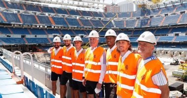 بملابس العمال.. أنشيلوتى ونجوم ريال مدريد يتفقدون تجديدات البرنابيو "صور" 