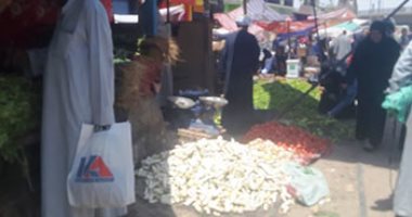 جولة فى سوق أسوان.. تعرف على أسعار الخضراوات والفاكهة واللحوم