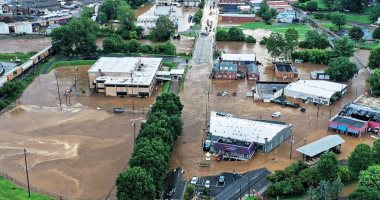 واشنطن بوست: 35 شخصا فى عداد المفقودين بسبب فيضانات كارولينا الشمالية