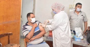 حملة لتطعيم العاملين بديوان عام أسيوط بلقاح كورونا وتعميمها على باقى المراكز