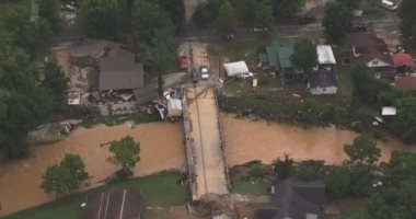 مصرع 10 أشخاص وفقدان 31 آخرين فى فيضانات بولاية تينيسى الأمريكية..فيديو