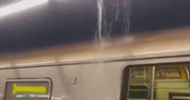 مياه الأمطار تخترق محطة قطارات كوينز فى مدينة نيويورك.. فيديو