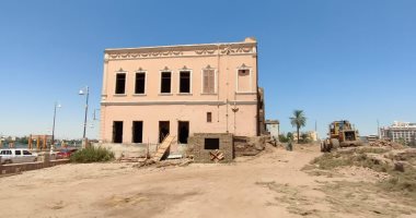 رئيس مدينة الأقصر يكشف تفاصيل وأسباب إزالة قصر يسى أندوراس بكورنيش النيل.. لايف