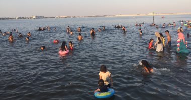 محافظة بورسعيد تحذر المواطنين من النزول لمياه البحر لارتفاع الأمواج 