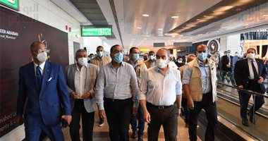 رئيس الوزراء يتابع منظومة الكاميرات الحرارية فى مطار القاهرة.. صور