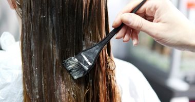 هل يتم غسل الشعر بالشامبو بعد الصبغة؟