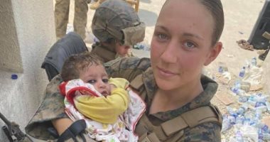 الجندية الأمريكية صاحبة صورة الرضيع الأفغانى بين قتلى تفجير مطار كابول