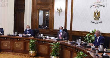 رئيس الوزراء يستعرض مقترحا بشأن إنشاء وتشغيل محطة حافلات مركزية غرب القاهرة.. صور