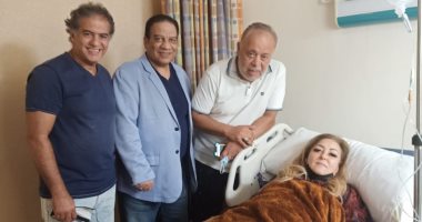 إصابة نهال عنبر ودخولها مستشفى العلمين وأشرف زكى وعادل عبده أول الزائرين