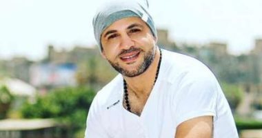 عزيز الشافعى ينتهى من تصوير حلقة ببرنامج "لايت شو" على الحياة