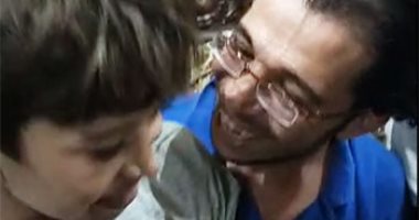 ننفرد بلحظة وصول زياد طفل المحلة المختطف إلى منزله بعد تحريره (فيديو) 