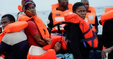 إيطاليا: سفينة منظمة إنسانية تنقذ 85 مهاجراً