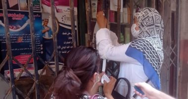 تحرير 20 محضرا وغلق 5 صيدليات مخالفة بحى غرب شبرا الخيمة.. صور