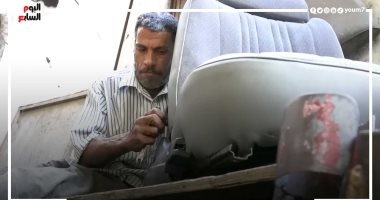 "عم وليد".. حكاية أشطر وأجدع سروجى سيارات بالدرب الأحمر "فيديو"