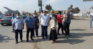 محافظ الشرقية يقود حملة لإزالة الإشغالات بطريق "بلبيس- القاهرة" الصحراوى