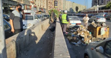 وحدة الإنقاذ السريع تنفذ حملة لرفع المخلفات والقمامة من شوارع حى شرق أسيوط
