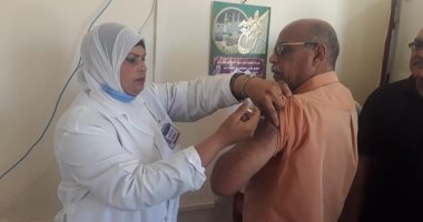 فرق تطعيم ميدانية ضد كورونا للقاح الموظفين بمقرات حكومية ومدارس بشمال سيناء