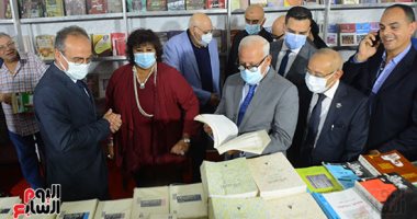 وزيرة الثقافة تفتتح معرض بورسعيد الرابع للكتاب على أنغام السمسمية.. صور