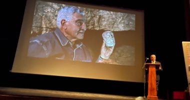 زاهى حواس يتحدث عن الاكتشافات الأثرية فى إيطاليا ويمنح لقب رجل العام
