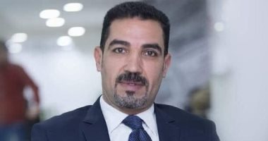 نقيب الصحفيين ينعى الزميل أيمن عبد التواب نائب رئيس تحرير صوت الأمة