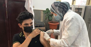 أخبار مصر: بدء تطعيم الأقل من 18 سنة بلقاح كورونا حتى عمر 15 عاما