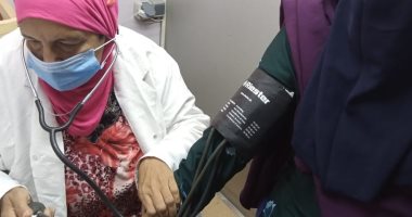 الكشف وتوفير العلاج لــ370 مواطنا بقافلة طبية فى بنى سويف ضمن "حياة كريمة"