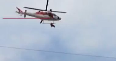 طائرات هليكوبتر لإنقاذ السكان العالقين فى مياه الفيضانات بالمكسيك.. فيديو