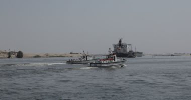 قناة السويس تعلن تعويم سفينة جنحت دون توقف لحركة الملاحة