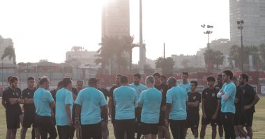 بالصور .. تفاصيل محاضرة موسيمانى لـ لاعبى الأهلى استعداداً لموقعة السوبر