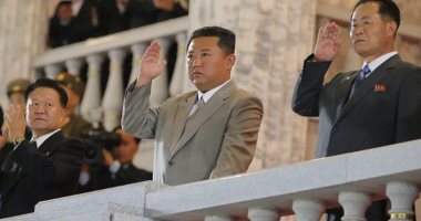  زعيم كوريا الشمالية يخطف الأضواء بعد فقدان الكثير من وزنه خلال عرض عسكرى