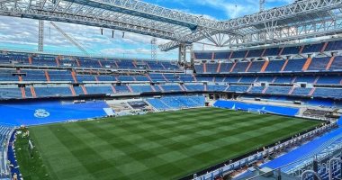 ريال مدريد يقرر عرض عشب ملعبه البرنابيو داخل صناديق تذكارية