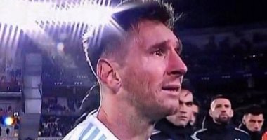 ميسي يبكى خلال احتفاله بلقب كوبا أمريكا أمام الجماهير الأرجنتينية.. فيديو